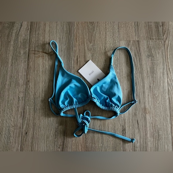 NWT Onia Women’s Alexa Bikini Top Swim Suit Capri Blue - Size Medium - Picture 1 of 6